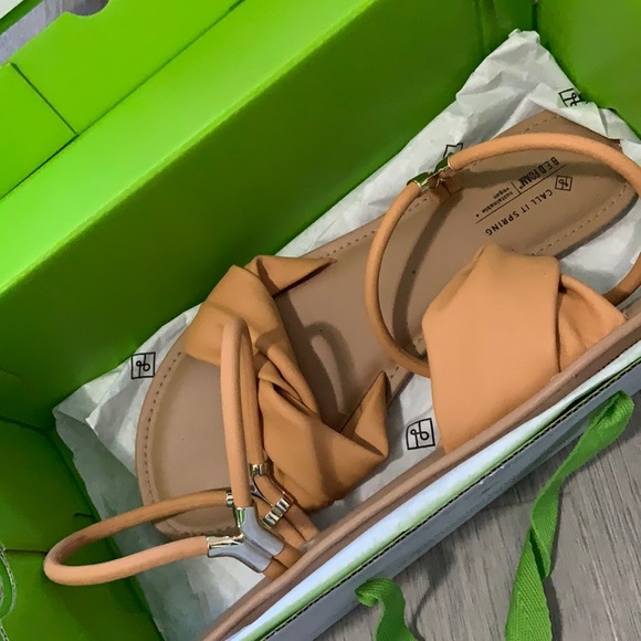 Call it spring! Vegan sandals - Picture 1 of 3